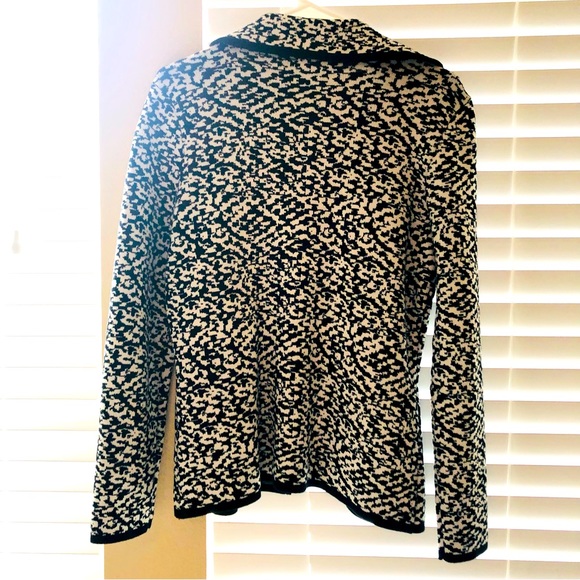 KARL LAGERFELD PARIS Trim Dotted Sweater/Jacket. Elegant! - Picture 2 of 3